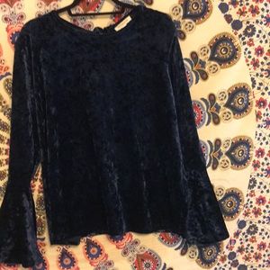 Bell sleeve top